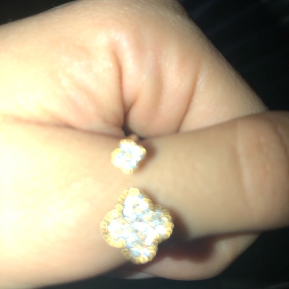 Ring - Picture 3 of 5